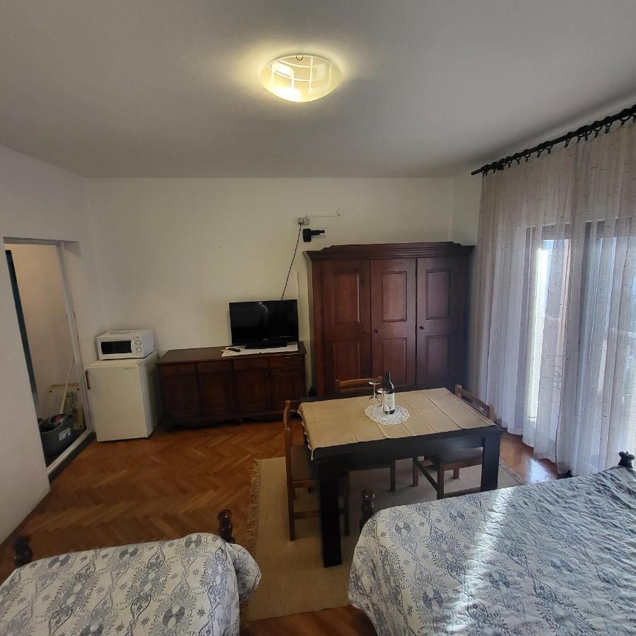 Studio Apartman Meljine Bagian luar foto